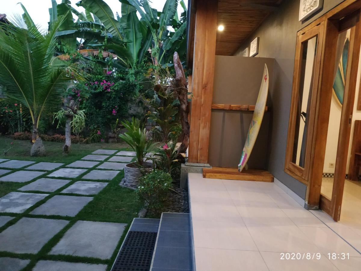 Harris Surf Villa Pulukan Bagian luar foto