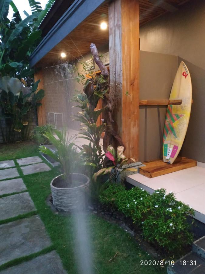 Harris Surf Villa Pulukan Bagian luar foto