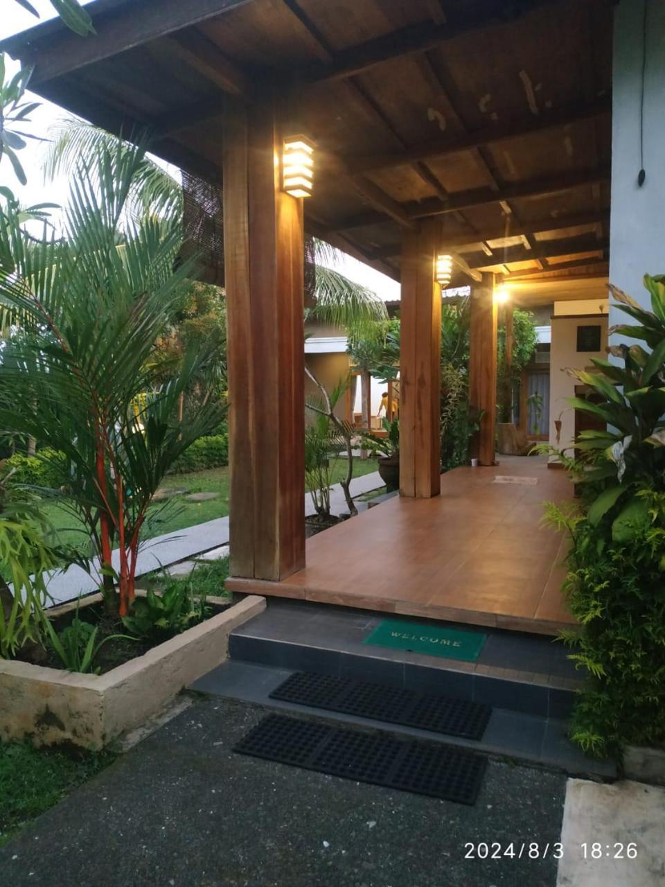 Harris Surf Villa Pulukan Bagian luar foto