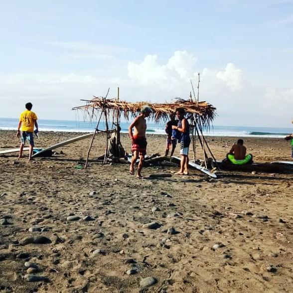 Harris Surf Villa Pulukan Bagian luar foto