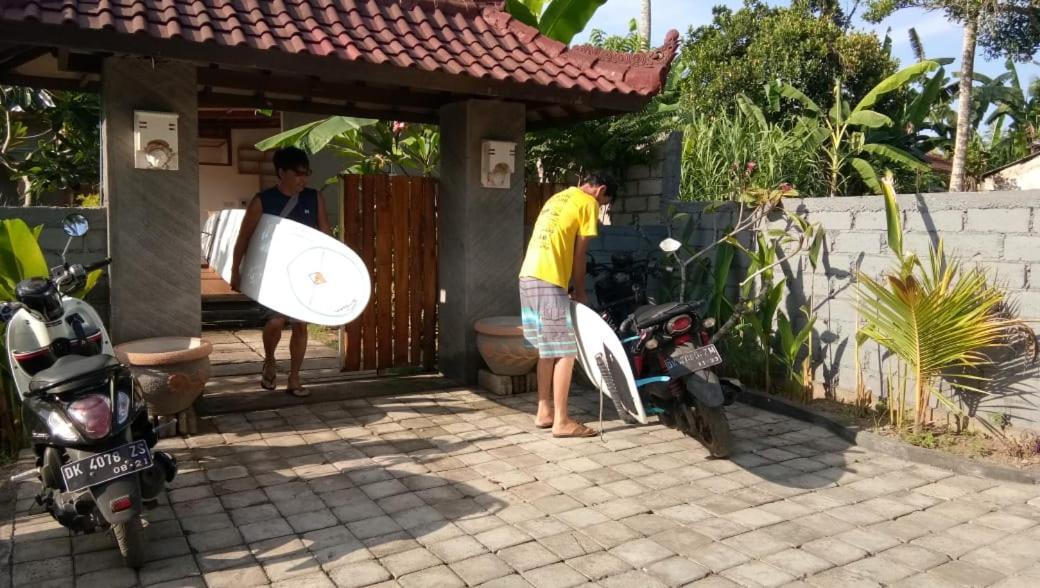 Harris Surf Villa Pulukan Bagian luar foto