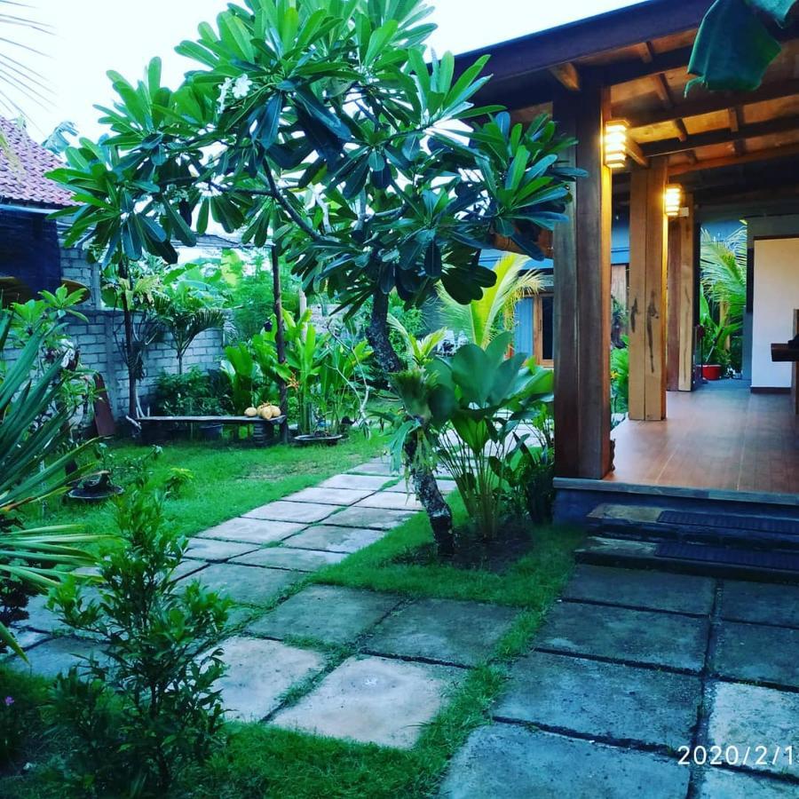 Harris Surf Villa Pulukan Bagian luar foto