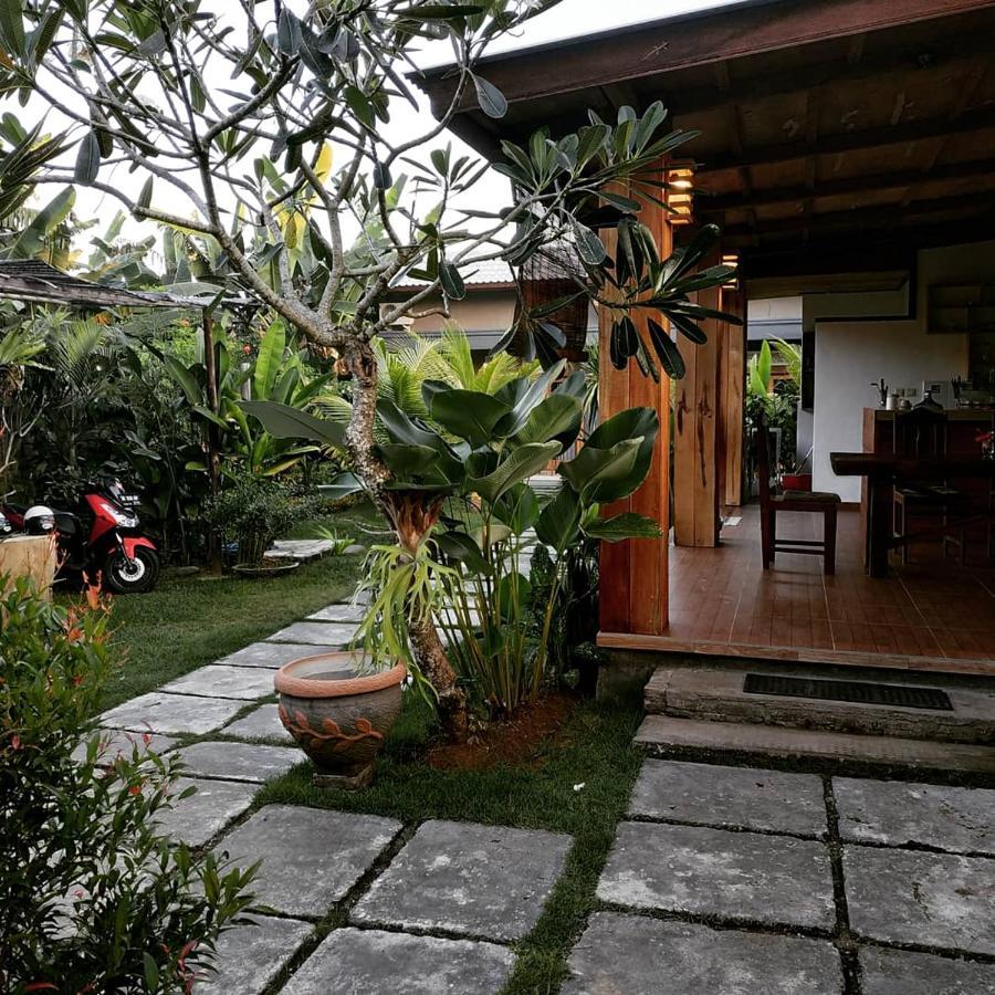 Harris Surf Villa Pulukan Bagian luar foto